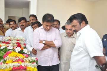 Celebs Pay Condolences to C Narayana Reddy